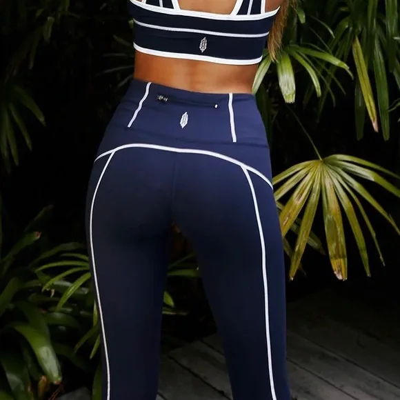 FP Movement You’re a Peach Legging Navy - Picture 4 of 7